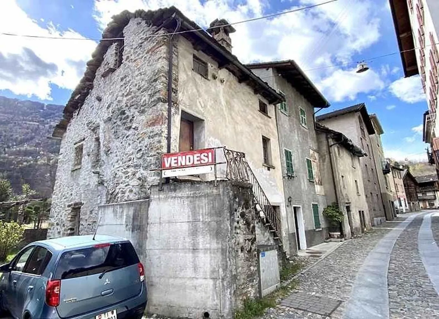 Affascinante rustico a Malvaglia - Foto 3 di 11