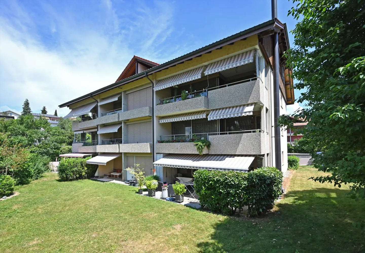 Appartamento 4.5 stanze in un quartiere tranquillo con garage - Foto 1 di 12
