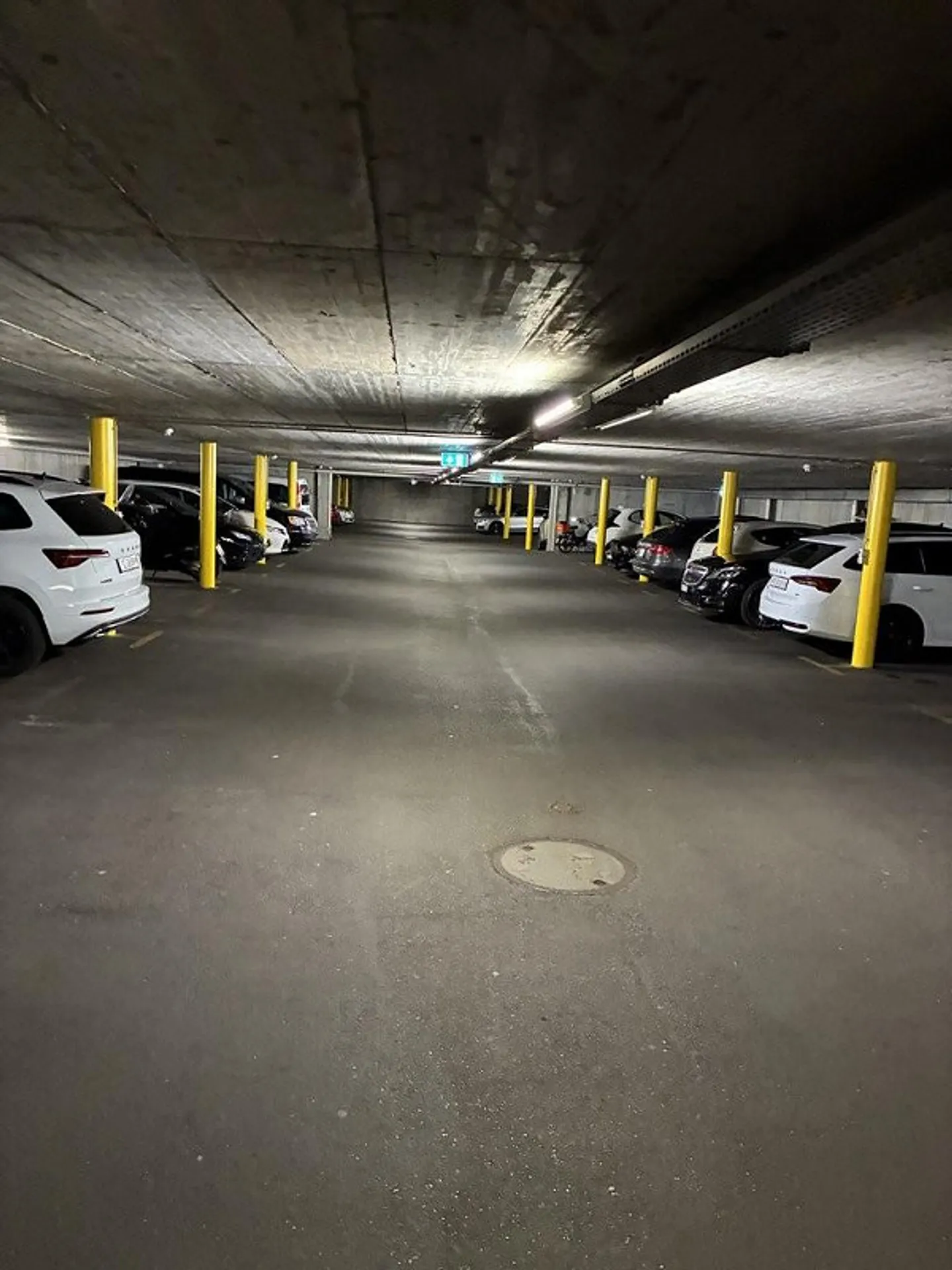 Places de stationnement à louer à Lyss - Photo 2 sur 2