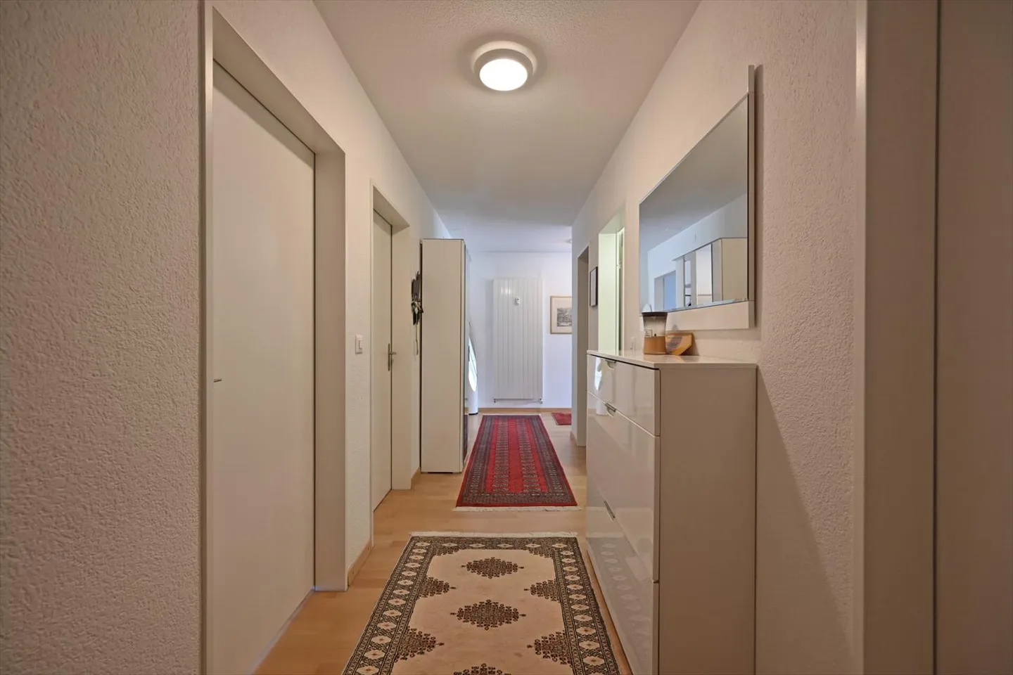Appartamento 4.5 stanze in un quartiere tranquillo con garage - Foto 2 di 12