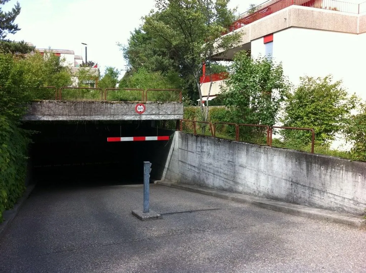 Places de stationnement à louer à Lyss - Photo 1 sur 2