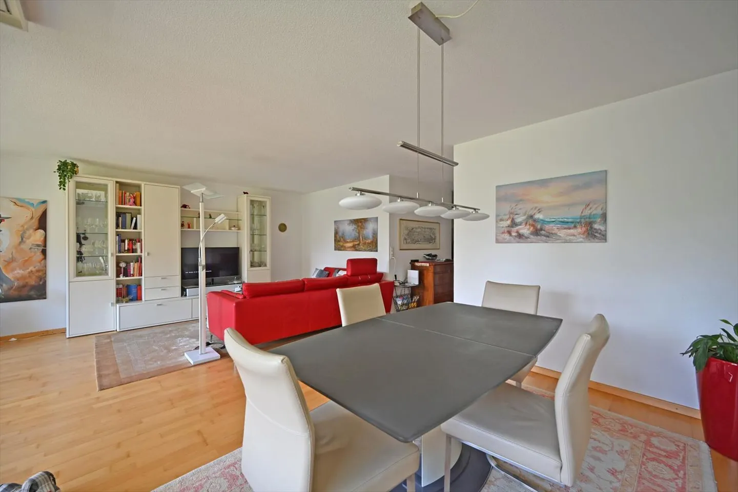 Appartamento 4.5 stanze in un quartiere tranquillo con garage - Foto 9 di 12