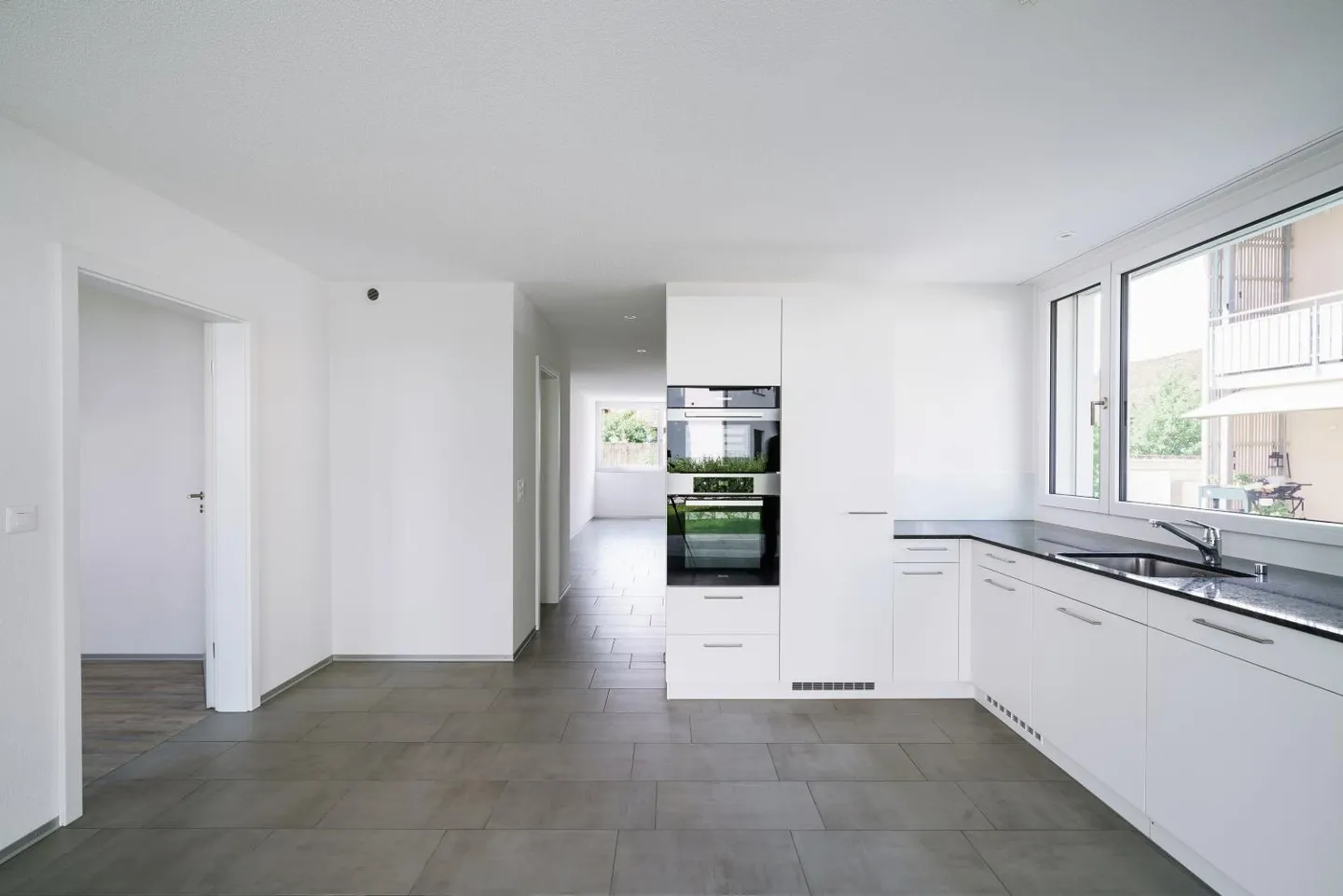 3.5 Room Apartment - Photo 4 of 9