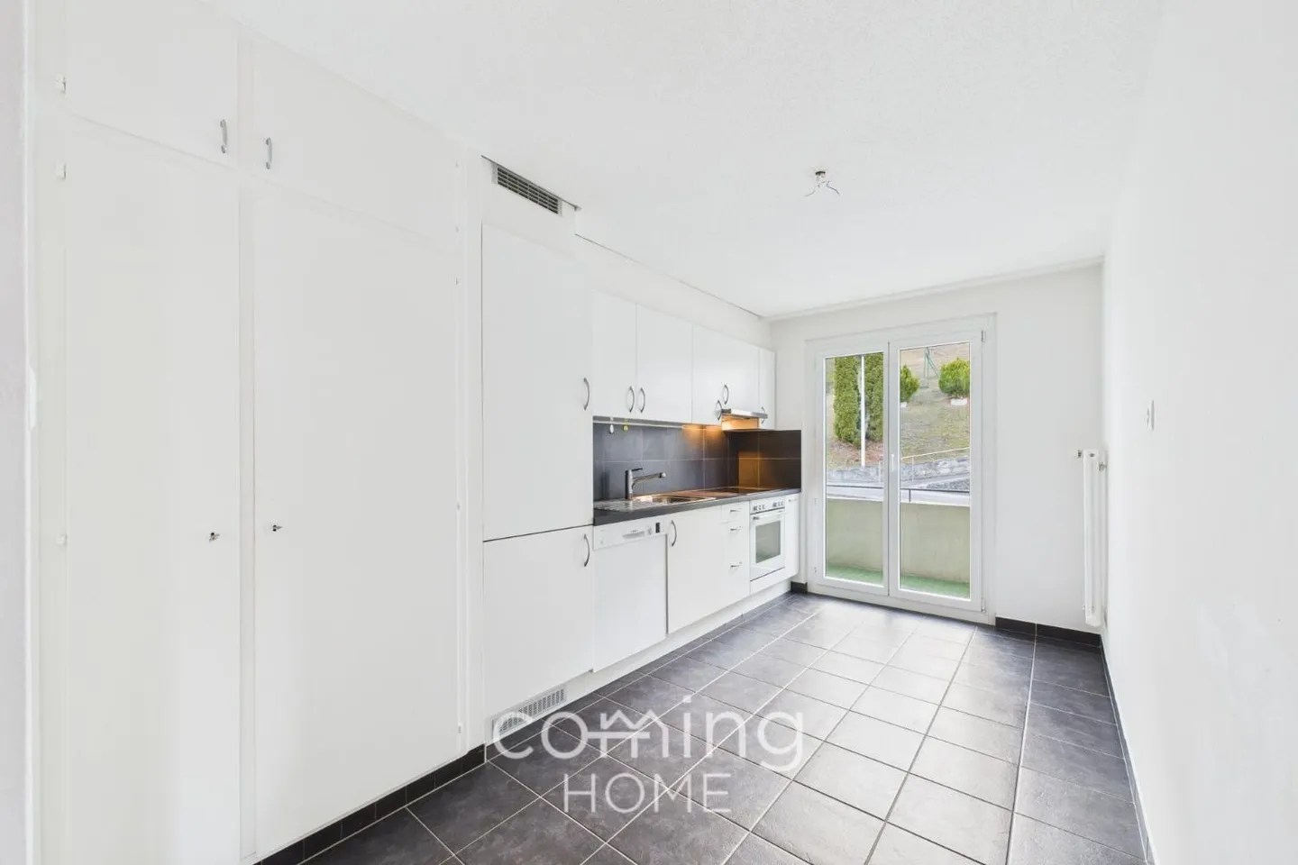 Sonnige Wohnung mit Bergsicht - Foto 3 von 10