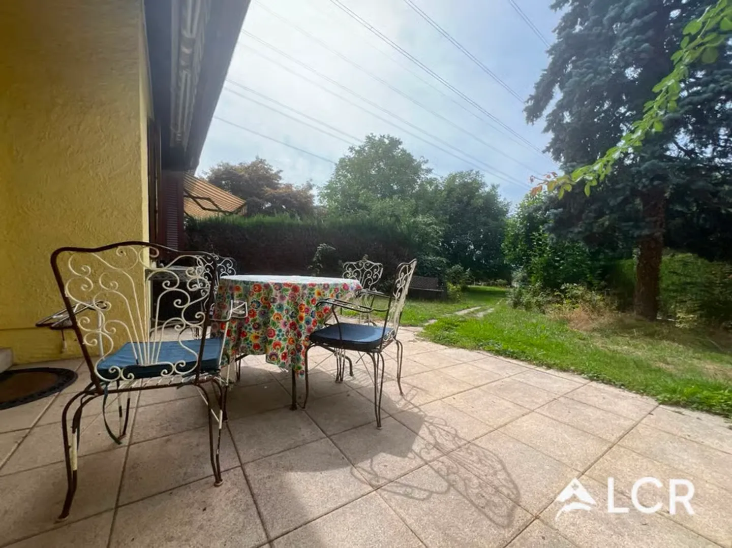 Beautiful furnished 5.5-room house / 3 bedrooms / 1 bathroom / 1 terrace / 2 parking spaces - Photo 9 of 11