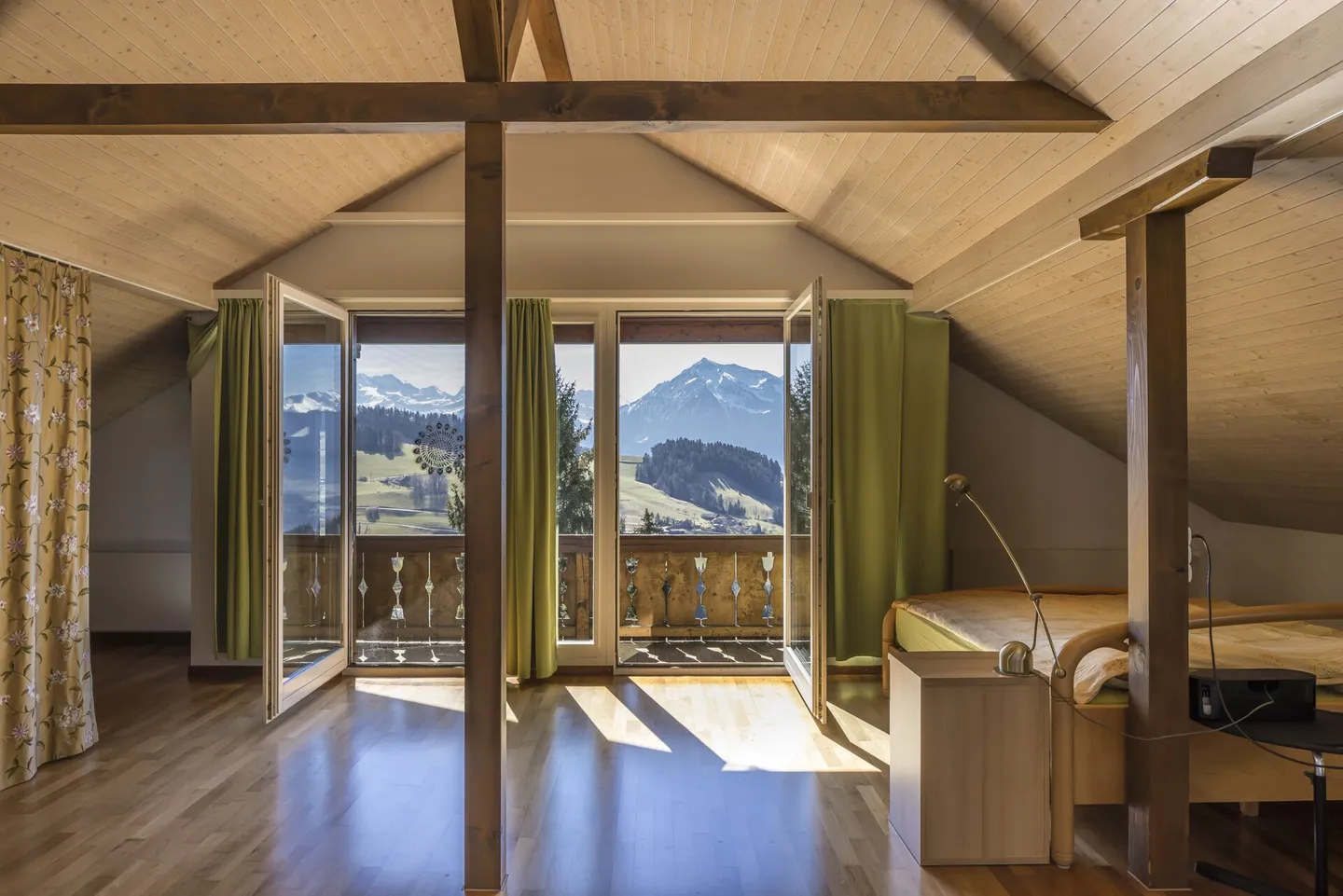 LARGE PROPERTIES - A charming house with plenty of space and potential in a unique location. - Photo 9 of 12