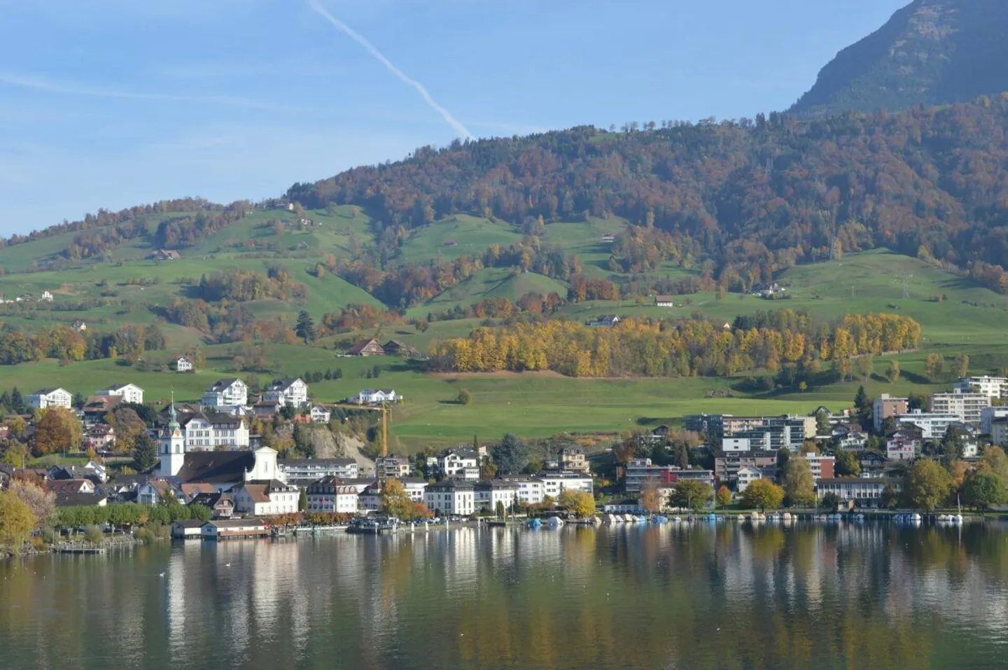 5.5-Zimmerwohnung mit tollem Ausblick auf See und Berge - Foto 1 von 12