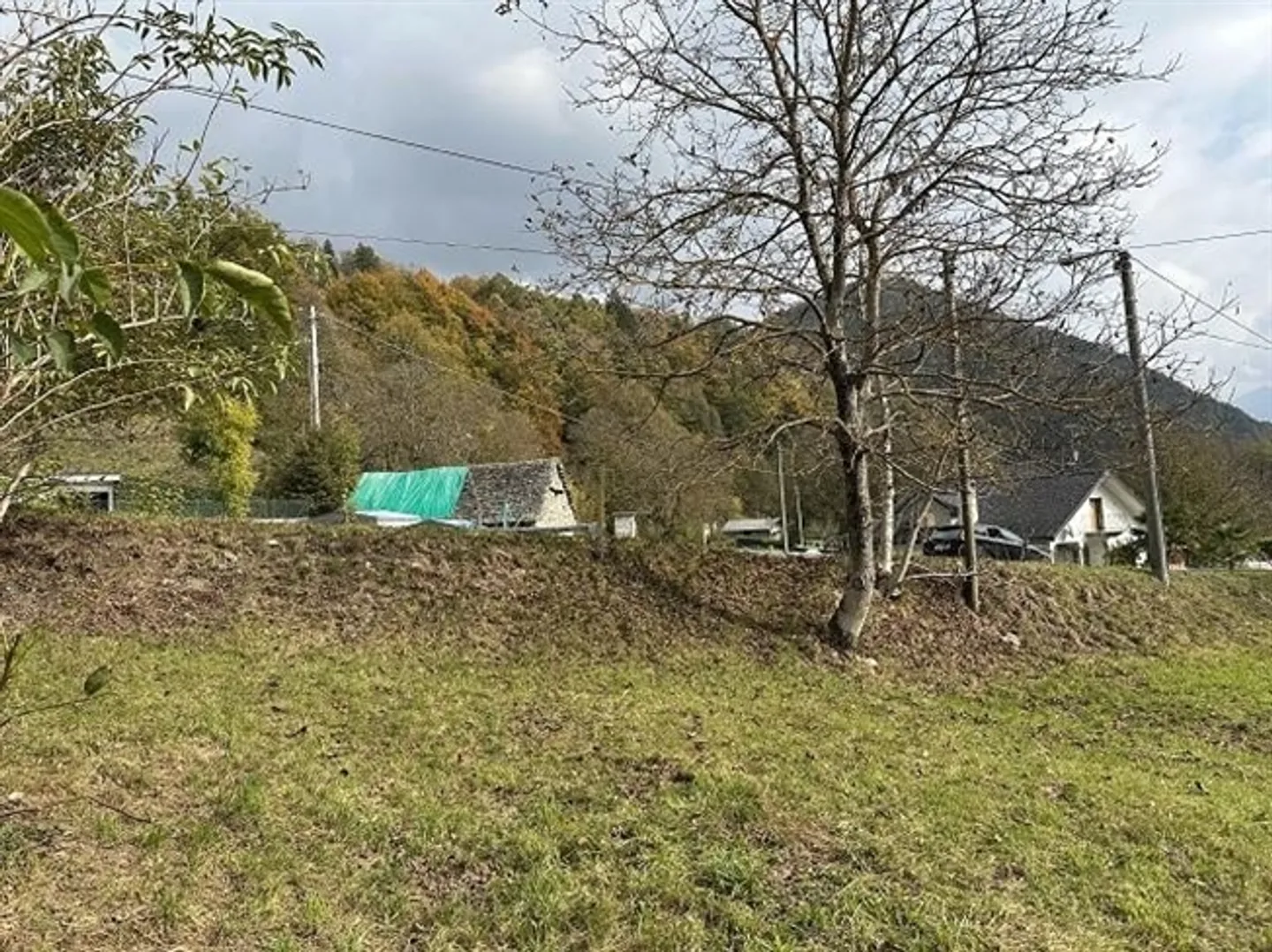 Rustique de 3 pièces à développer dans un emplacement très calme et ensoleillé - Photo 7 sur 10