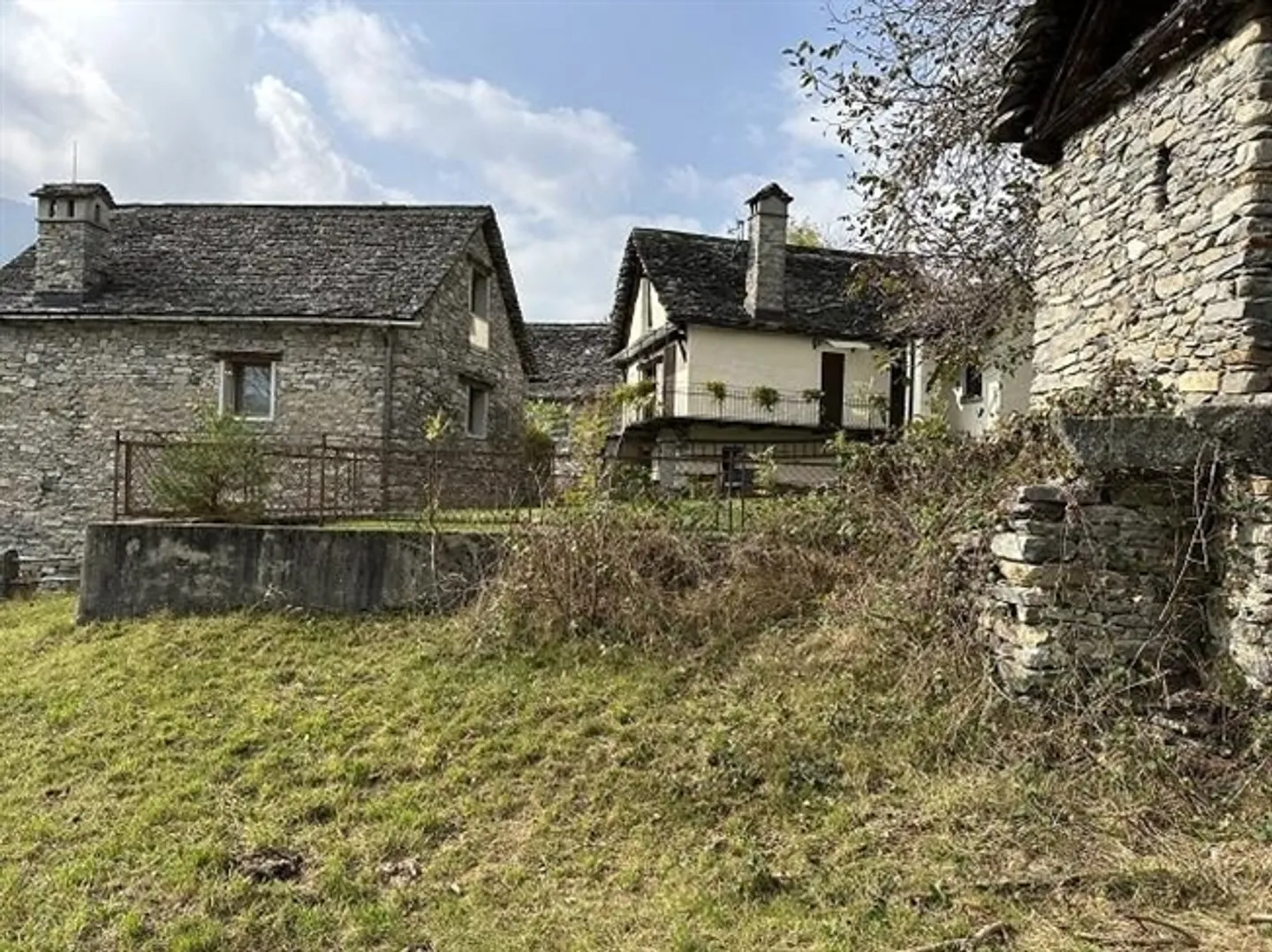 Rustique de 3 pièces à développer dans un emplacement très calme et ensoleillé - Photo 5 sur 10