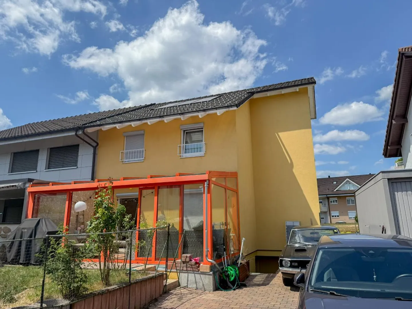 Charming 5.5-room semi-detached house in a quiet location in Schöftland - Photo 1 of 10