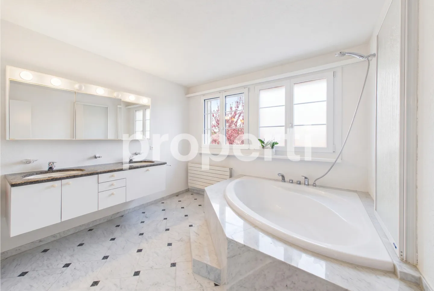 Spacious living on two levels with fireplace, winter garden, and plenty of privacy - Photo 10 of 13