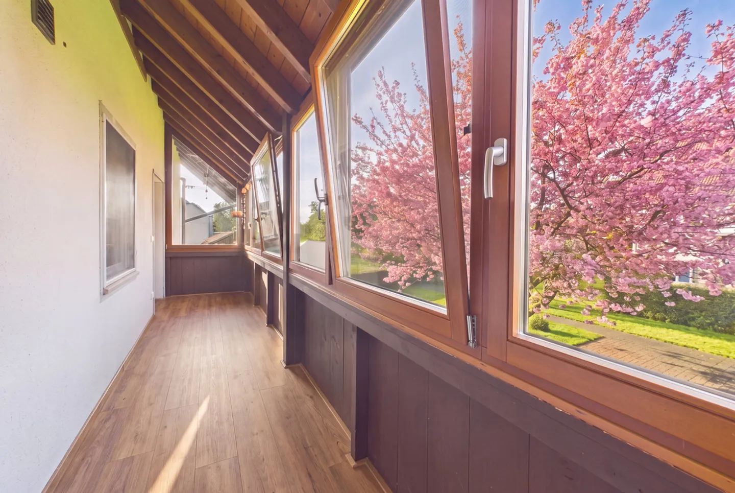 Spacious living on two levels with fireplace, winter garden, and plenty of privacy - Photo 11 of 13