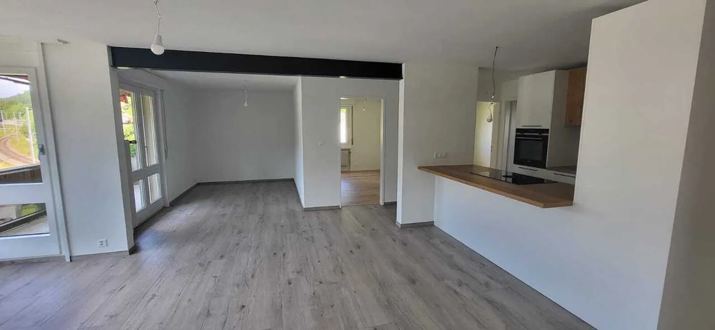 4,5-Zimmer-Wohnung mit Balkon und Garage in Saint-Imier - Foto 4 von 6
