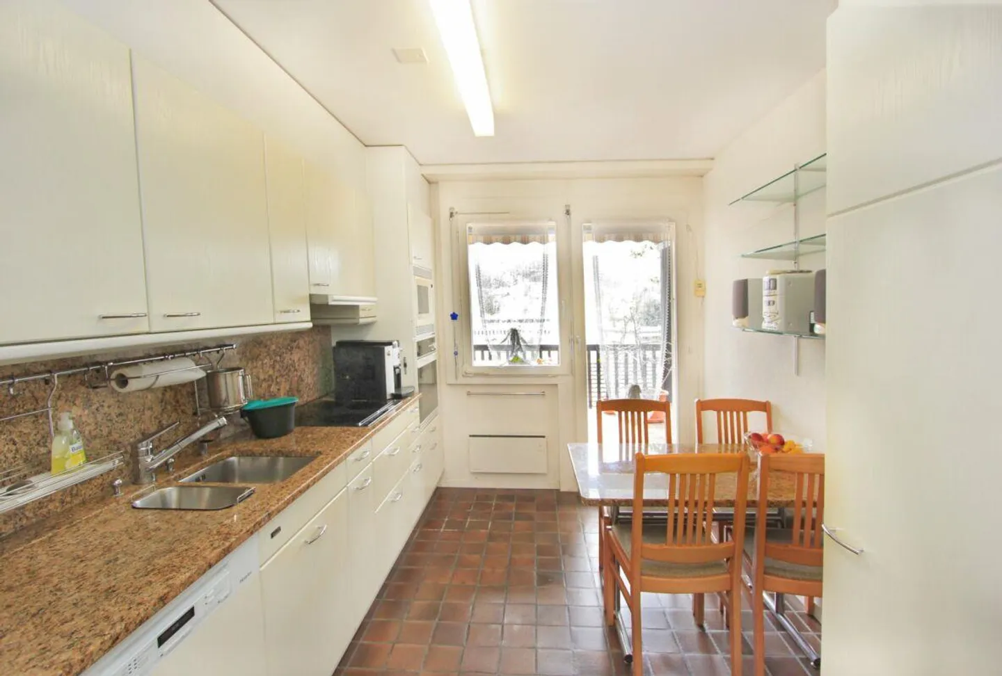 Casa angolare di 4,5 stanze - Foto 7 di 14