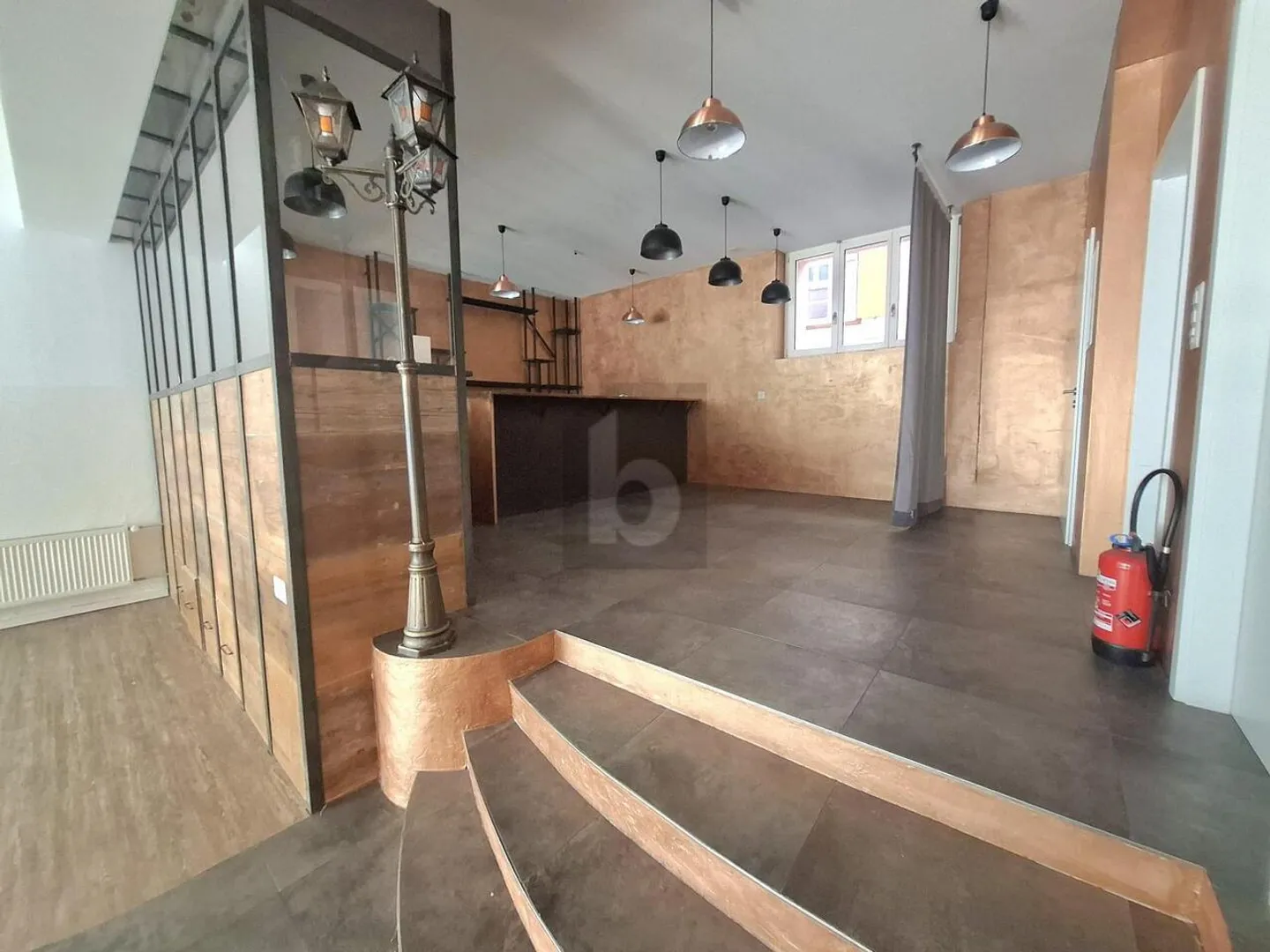 SPACIOUS AND VERY MODERN - Photo 2 of 6