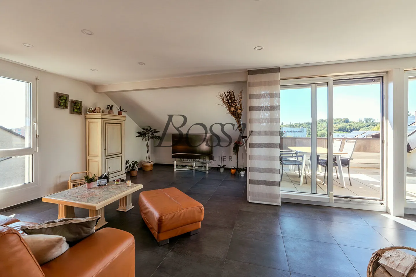 Duplex of 175 m² on the top floor with terrace and view - Photo 3 of 13