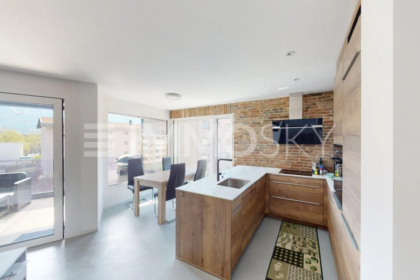 Central location, quiet area, high-quality finishes - Photo 3 of 5