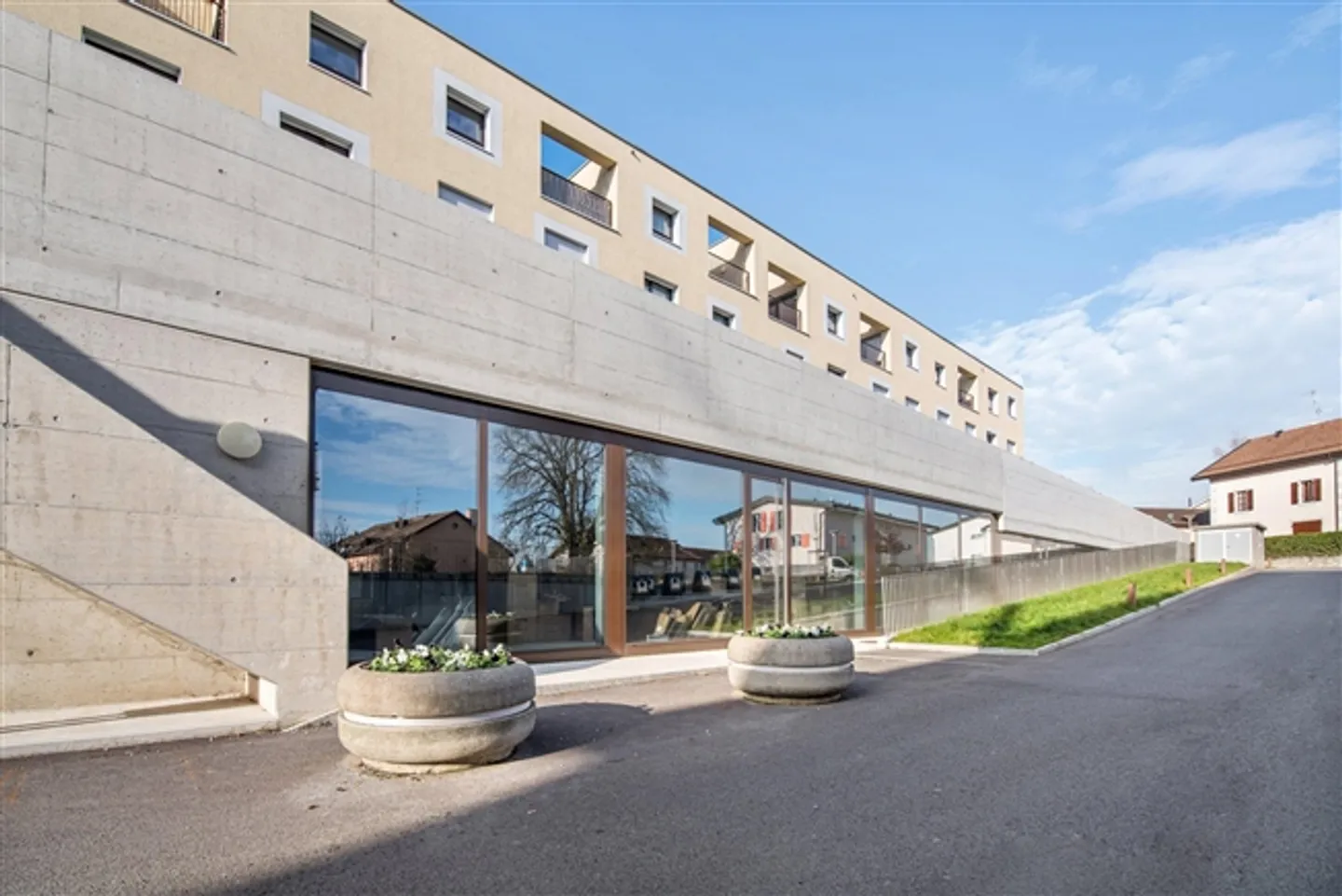 Arcade de 100 m2 au centre de Satigny - Photo 3 sur 5