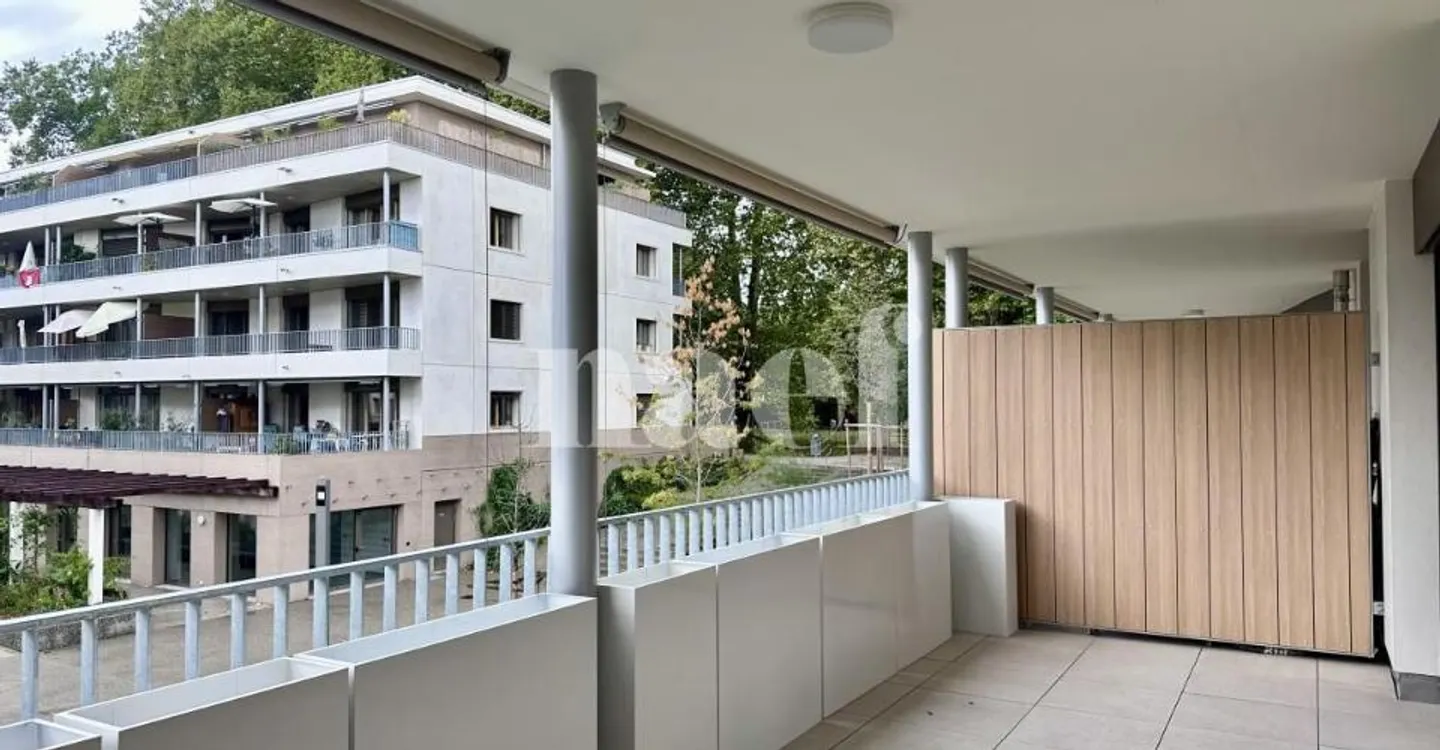 Appartamento Luminoso con Grande Balcone - Foto 5 di 11