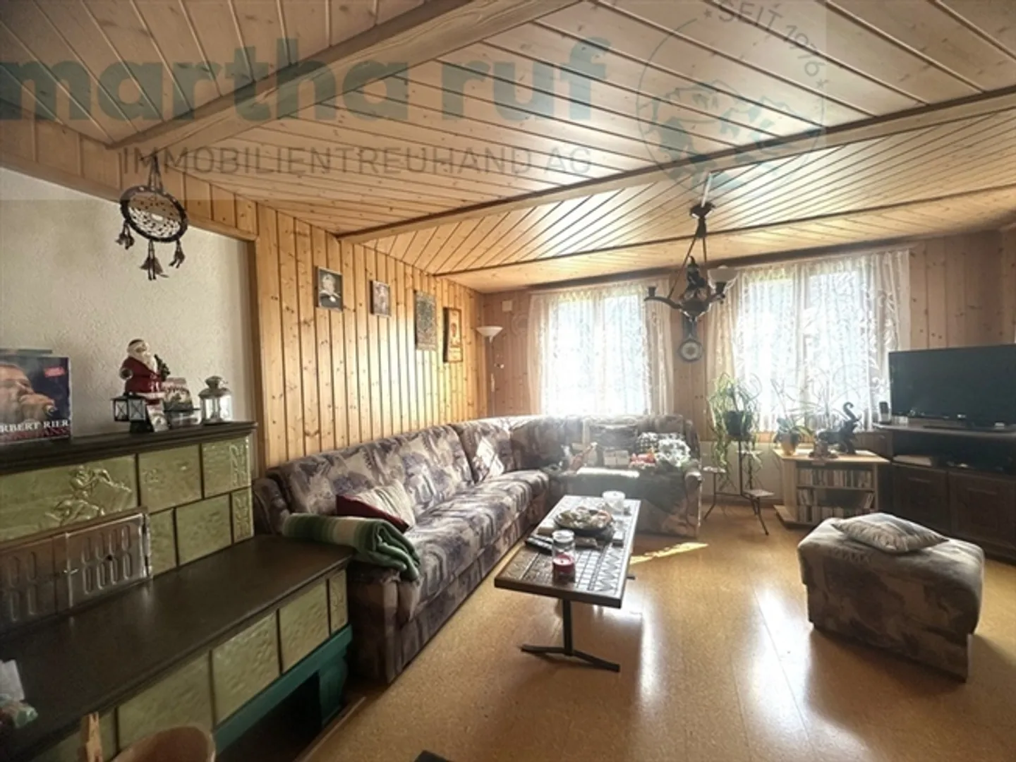 Maison bifamiliale avec grange et étable, entourée de forêts et de prairies - Photo 3 sur 18