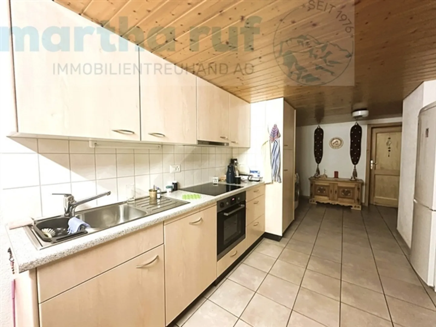 Maison bifamiliale avec grange et étable, entourée de forêts et de prairies - Photo 8 sur 18