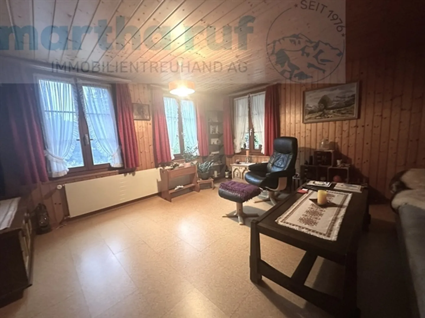 Maison bifamiliale avec grange et étable, entourée de forêts et de prairies - Photo 9 sur 18