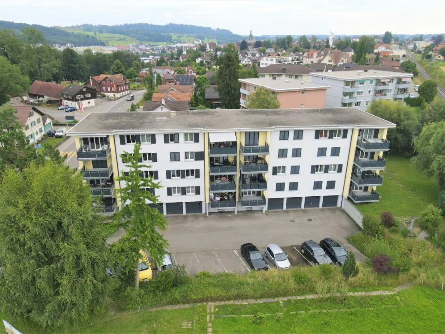 Schöne 4 Zimmer Familienwohnung nähe Supermarkt Coop - Foto 1 di 12