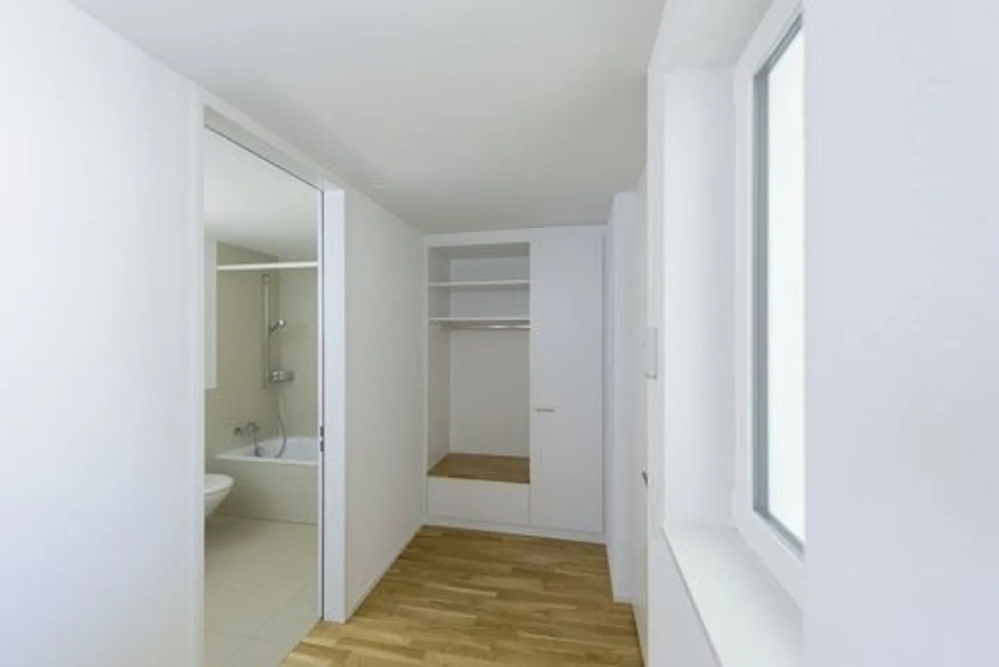 Appartamento angolare luminoso e moderno di 3 1/2 stanze nel Lindentalpark! - Foto 5 di 8