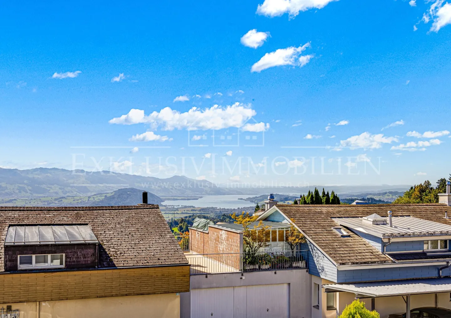 Charmantes Doppeleinfamilienhaus mit Seeblick - Foto 8 von 9