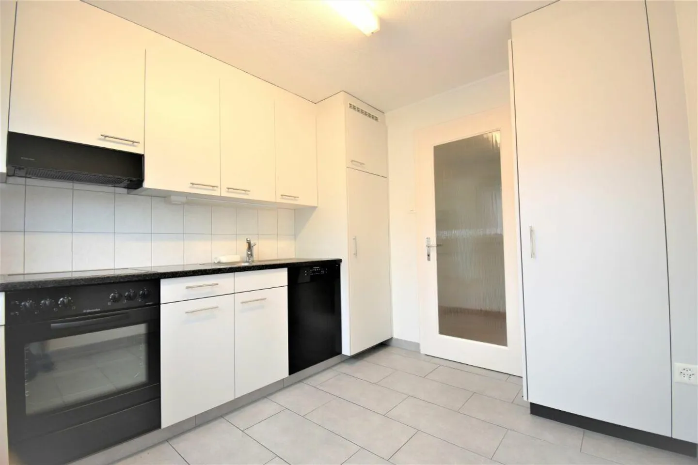 Schöne 4 Zimmer Familienwohnung nähe Supermarkt Coop - Foto 3 di 12