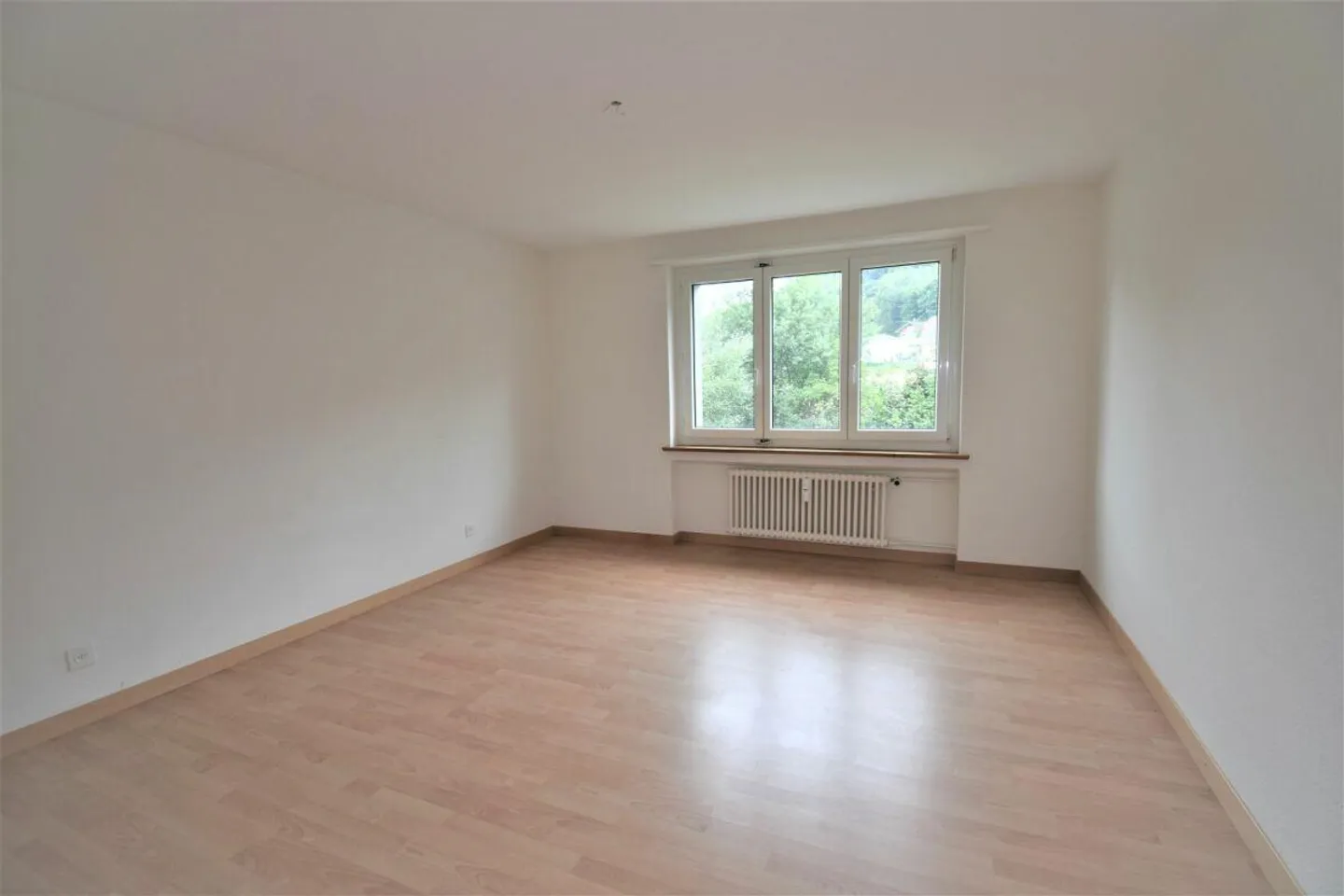 Schöne 4 Zimmer Familienwohnung nähe Supermarkt Coop - Foto 7 di 12