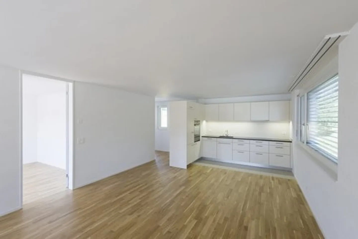 Appartamento angolare luminoso e moderno di 3 1/2 stanze nel Lindentalpark! - Foto 1 di 8