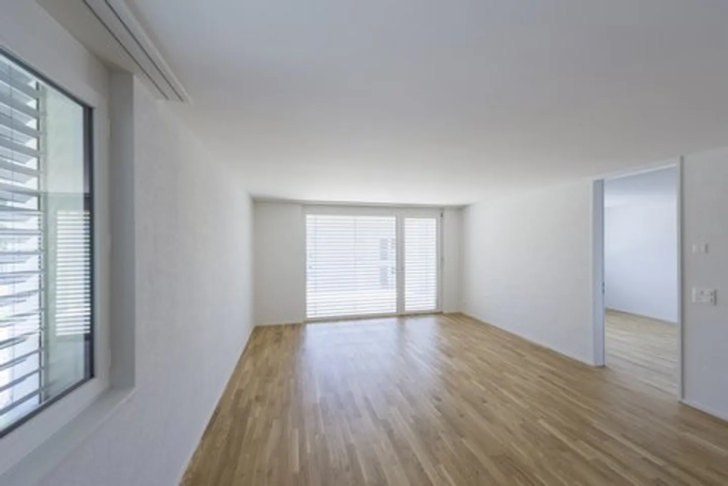Appartamento angolare luminoso e moderno di 3 1/2 stanze nel Lindentalpark! - Foto 2 di 8