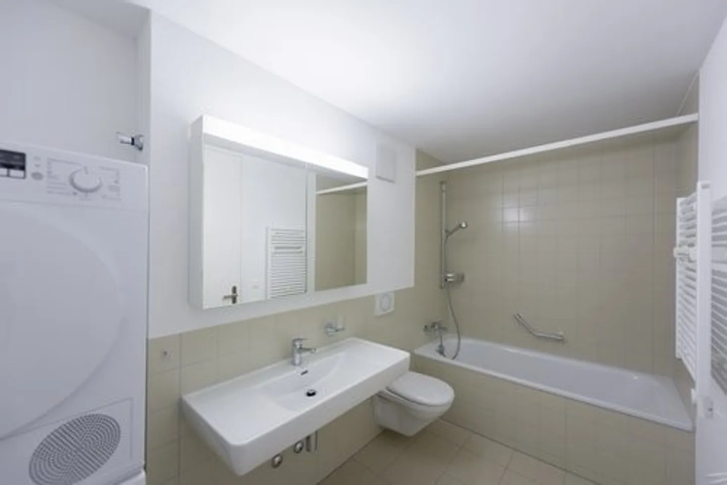 Appartamento angolare luminoso e moderno di 3 1/2 stanze nel Lindentalpark! - Foto 7 di 8