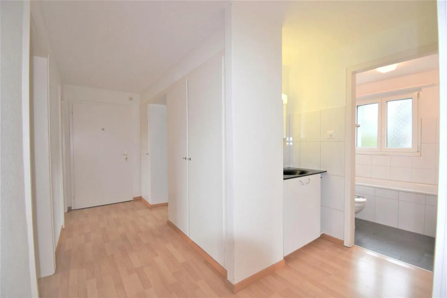 Schöne 4 Zimmer Familienwohnung nähe Supermarkt Coop - Foto 10 di 12