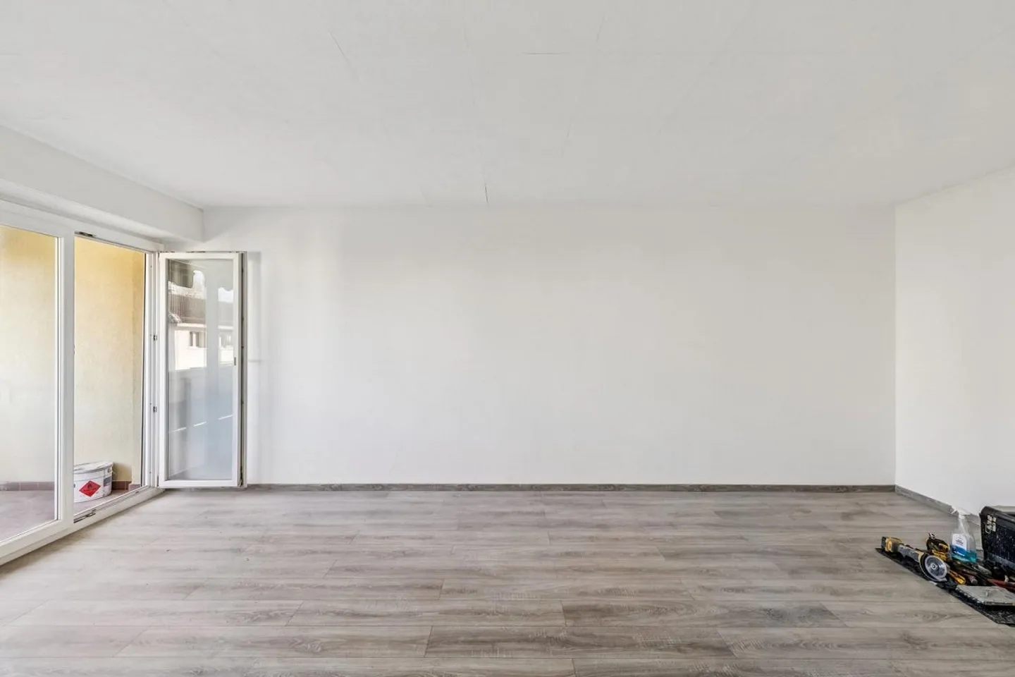 Bel appartement rénové de 3.5 pièces  prêt à emménager ! - Photo 2 sur 12