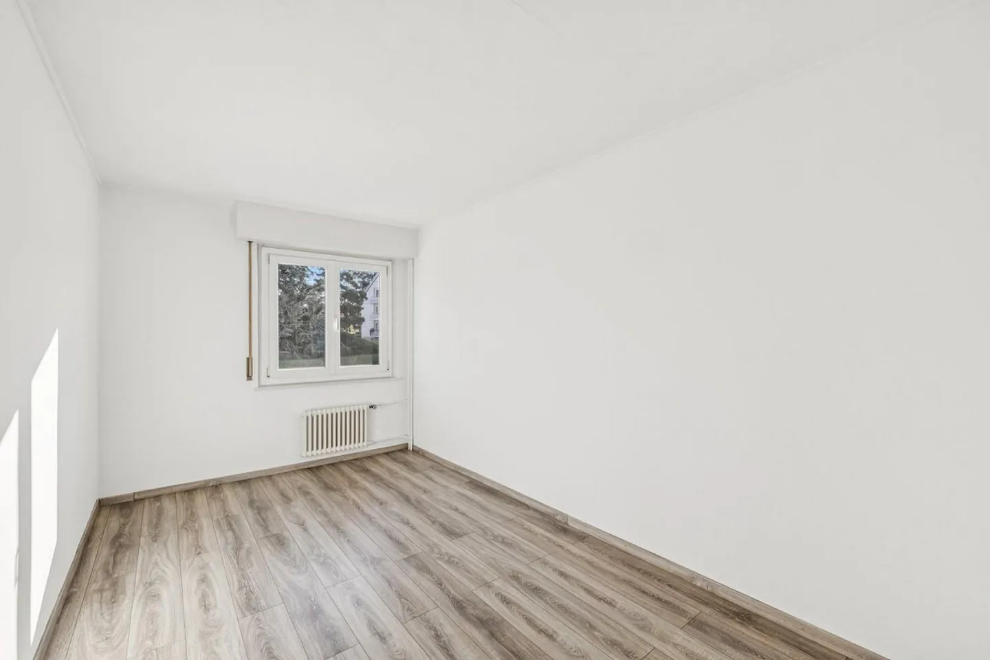 Bel appartement rénové de 3.5 pièces  prêt à emménager ! - Photo 3 sur 12