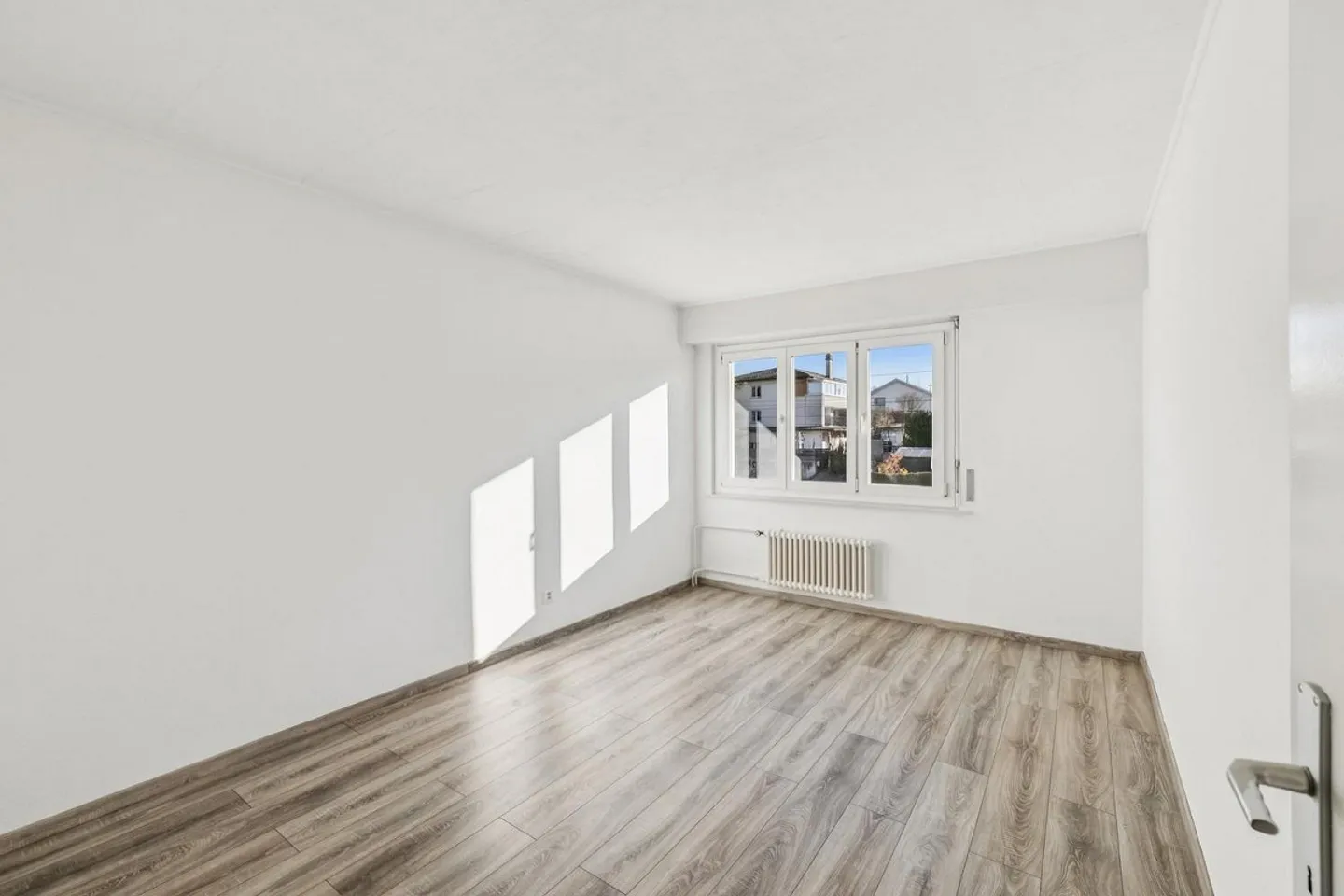 Bel appartement rénové de 3.5 pièces  prêt à emménager ! - Photo 4 sur 12