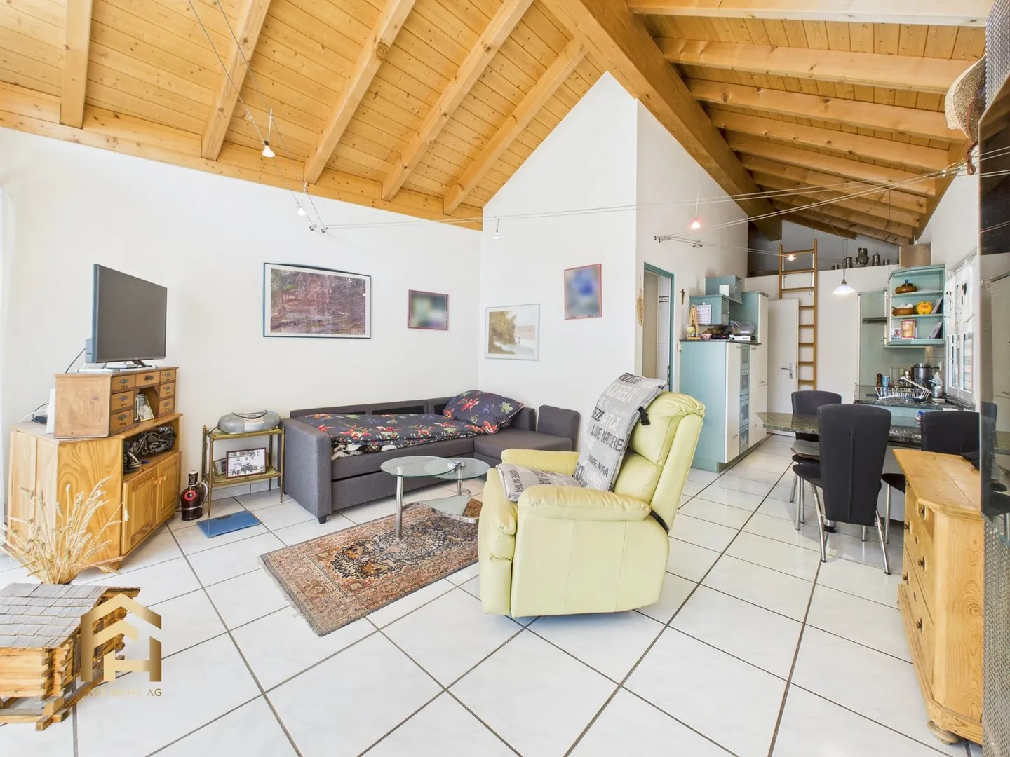 Affascinante proprietà bifamiliare nel centro di Leuk-Città con potenziale - Foto 2 di 13