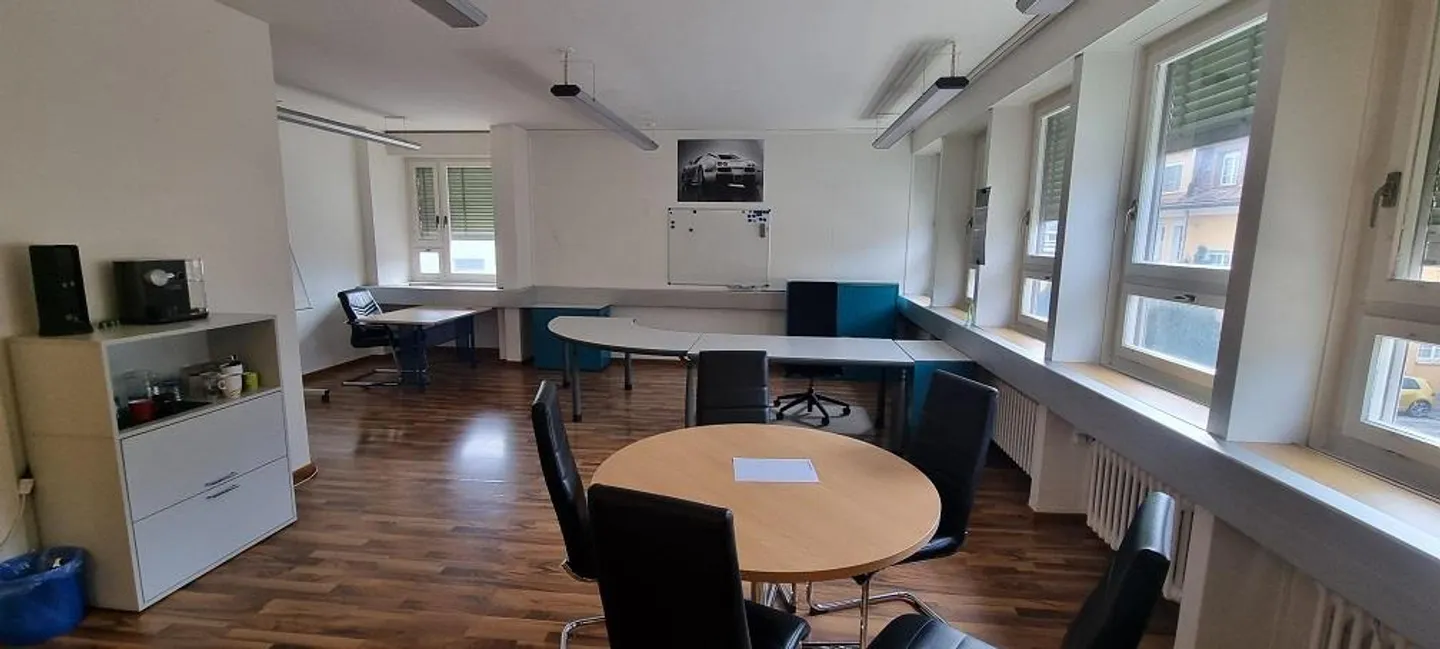 70 m2 - bureau fonctionnel et lumineux dans la zone Viscose - Photo 1 sur 8