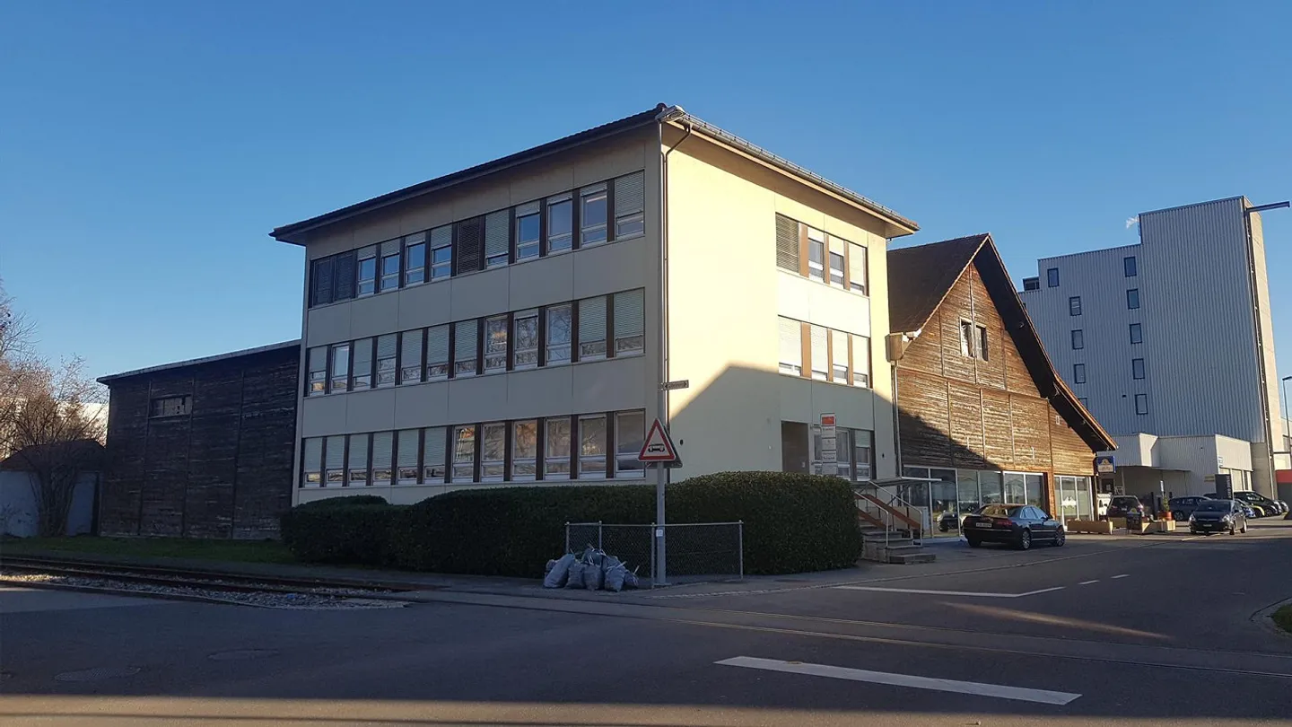 70 m2 - bureau fonctionnel et lumineux dans la zone Viscose - Photo 6 sur 8