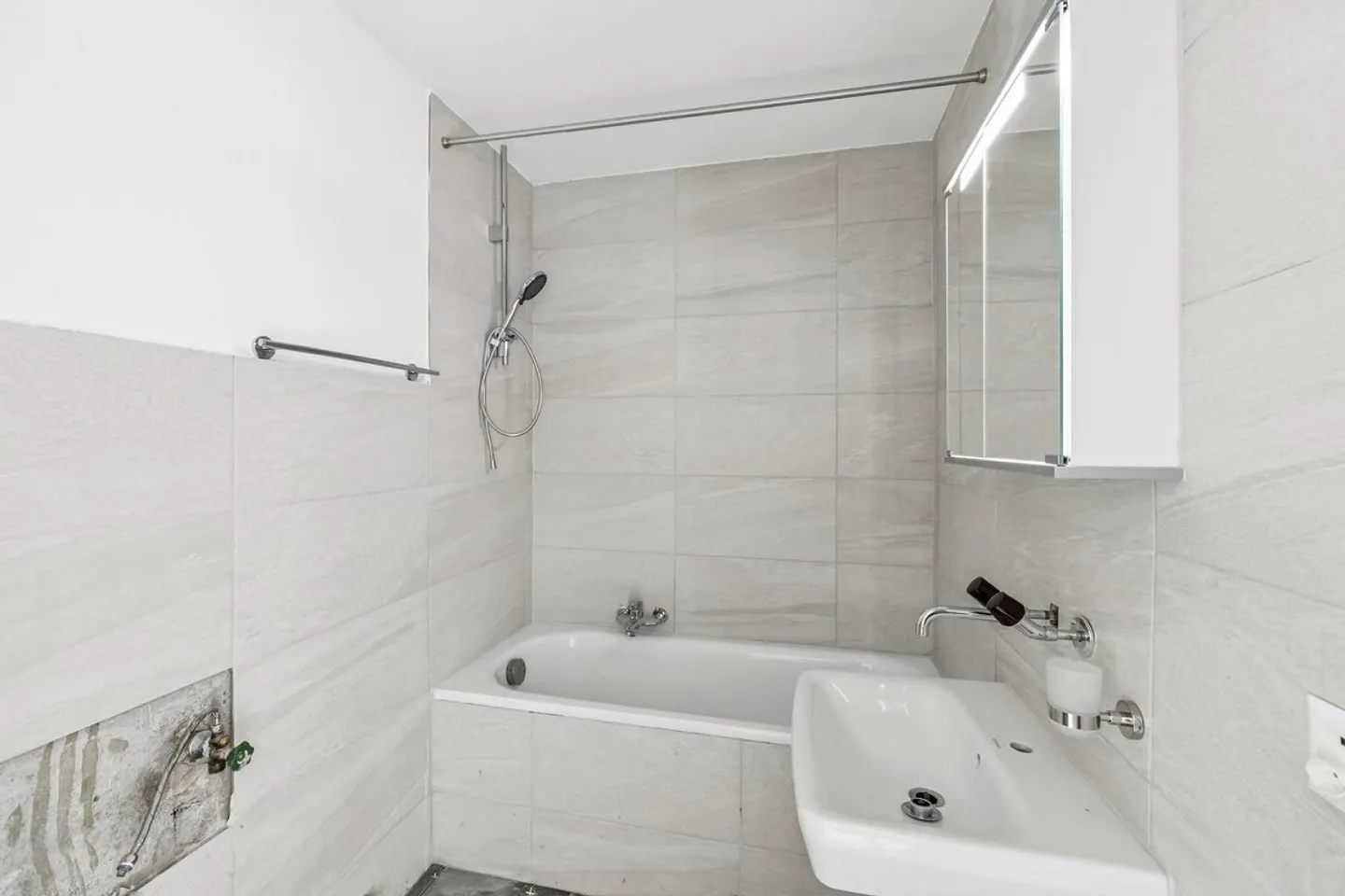 Bel appartement rénové de 3.5 pièces  prêt à emménager ! - Photo 8 sur 12