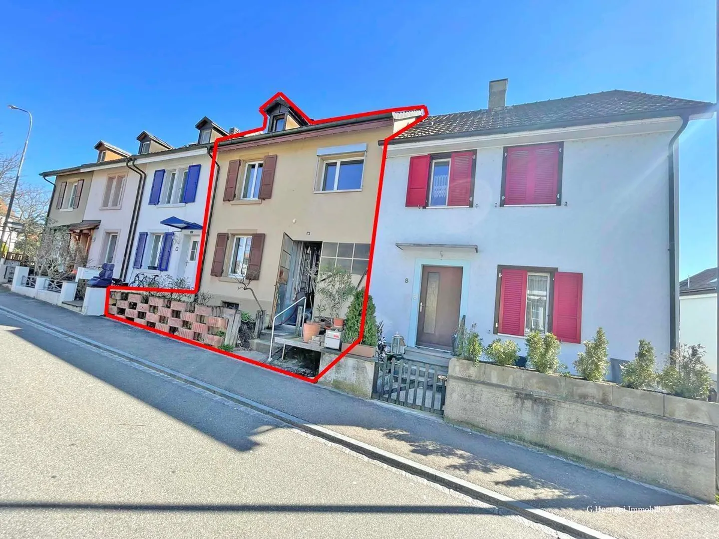 Versatile house with high usage and expansion potential - Photo 2 of 13