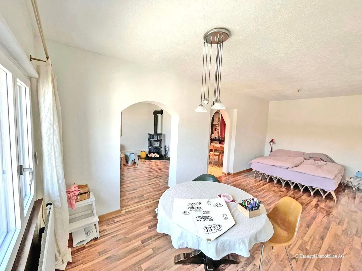 Versatile house with high usage and expansion potential - Photo 4 of 13