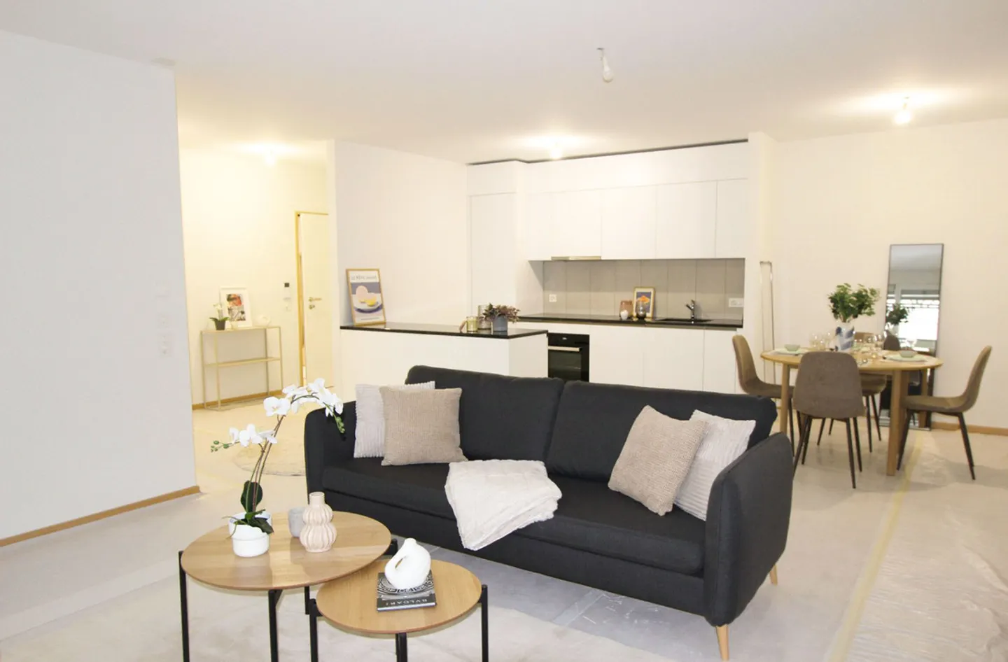 Brand-New 5-Room Apartment - Photo 4 of 13
