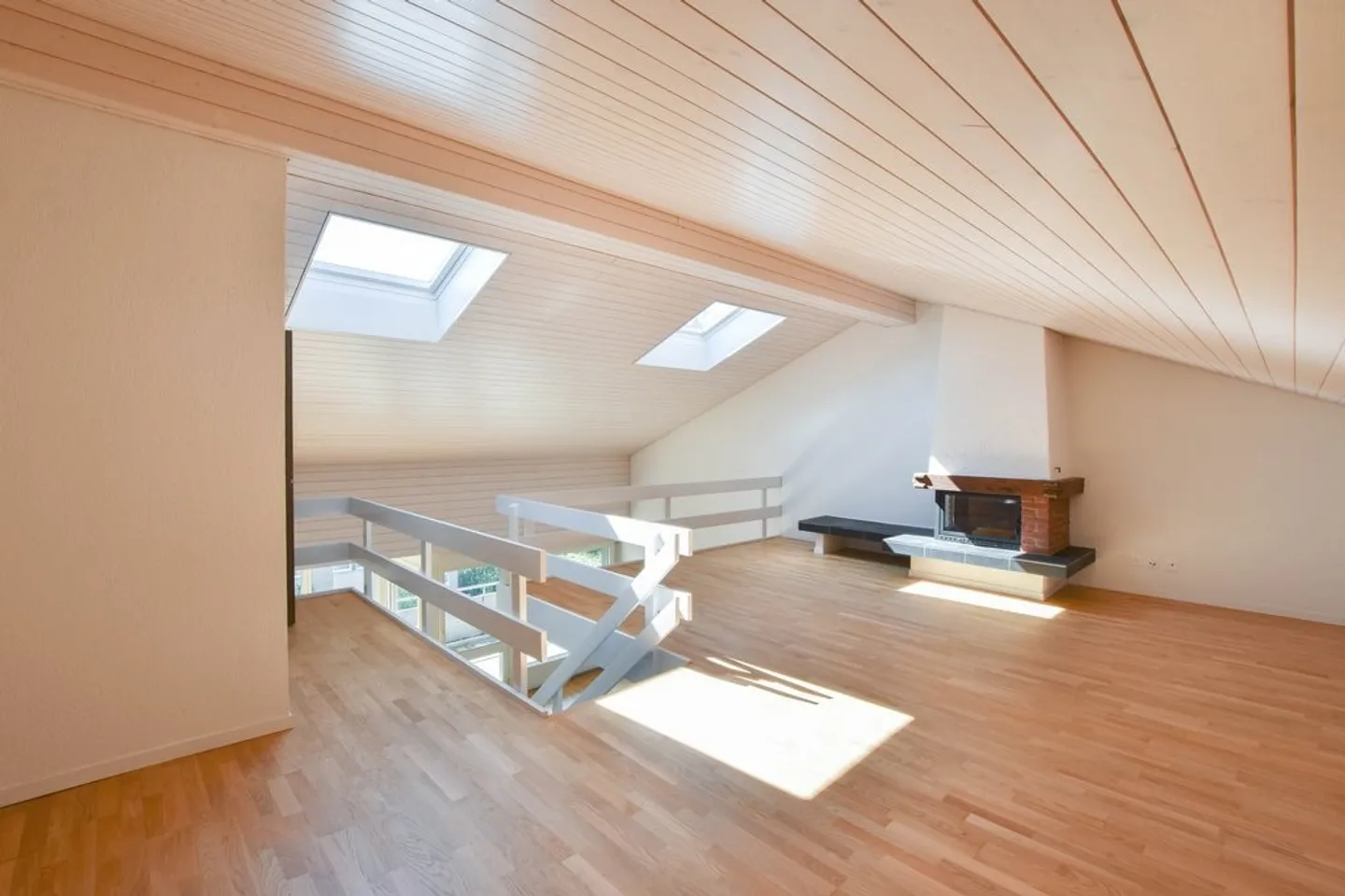 Renovated Gallery Apartment - Photo 3 of 8