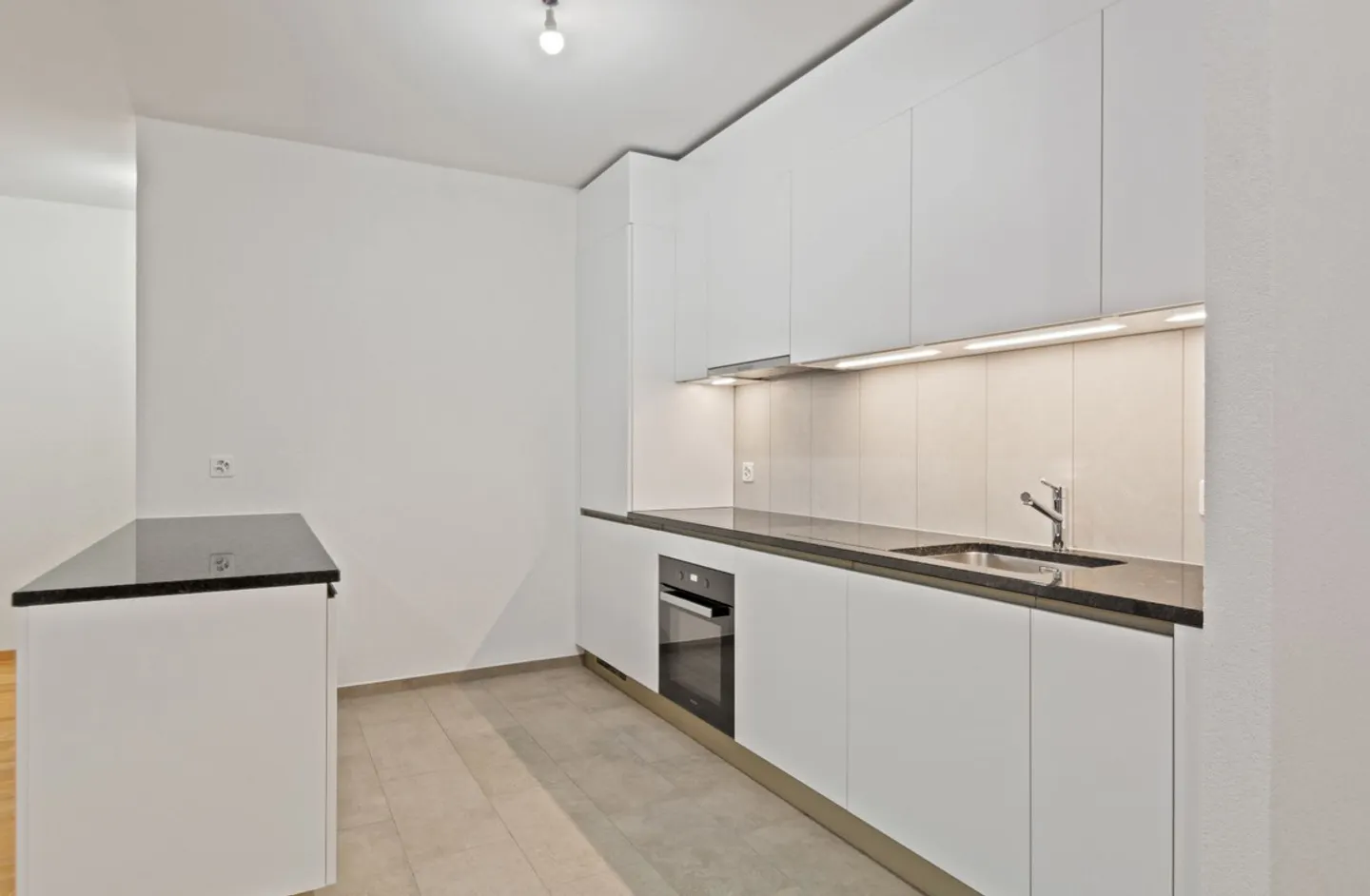 Brand-New 5-Room Apartment - Photo 6 of 13