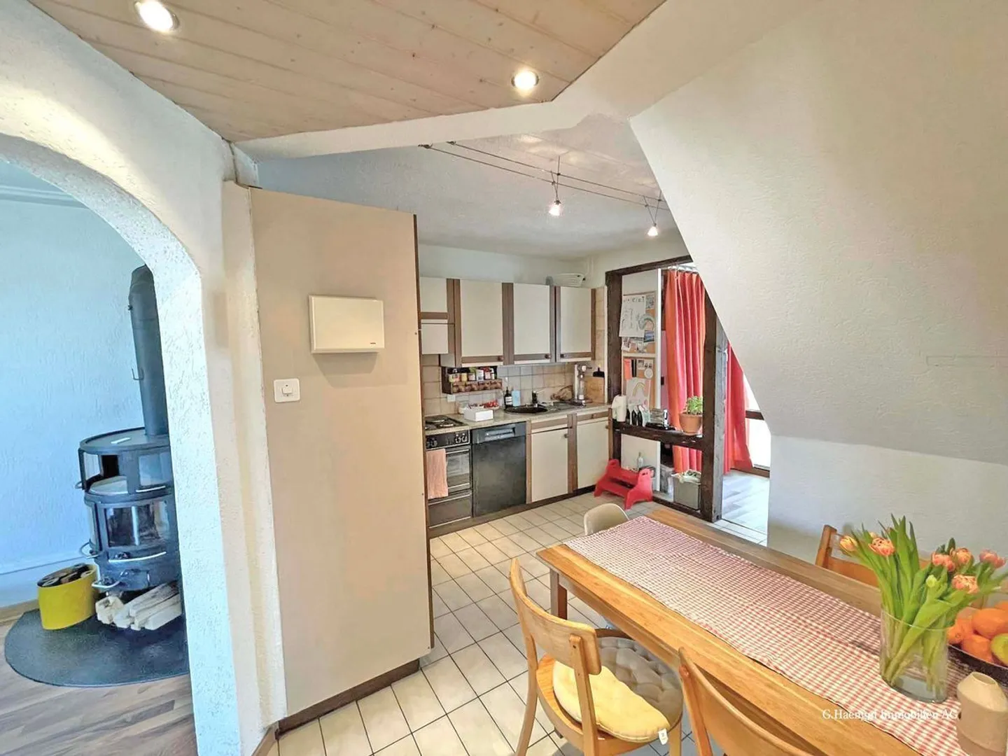 Versatile house with high usage and expansion potential - Photo 5 of 13