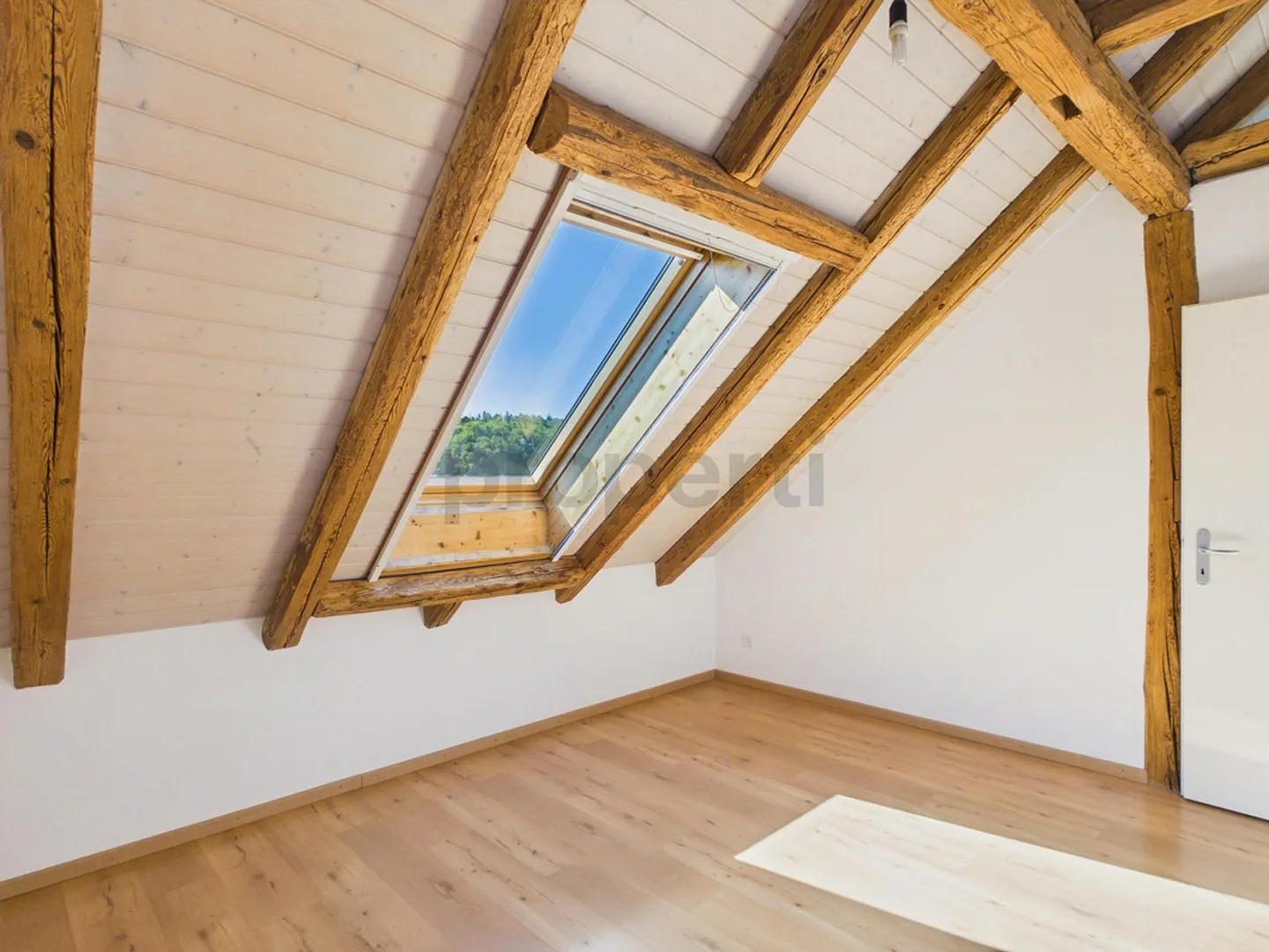 Appartement de 3,5 pièces a Champmartin - charme, cachet et tranqui... - Photo 8 of 12