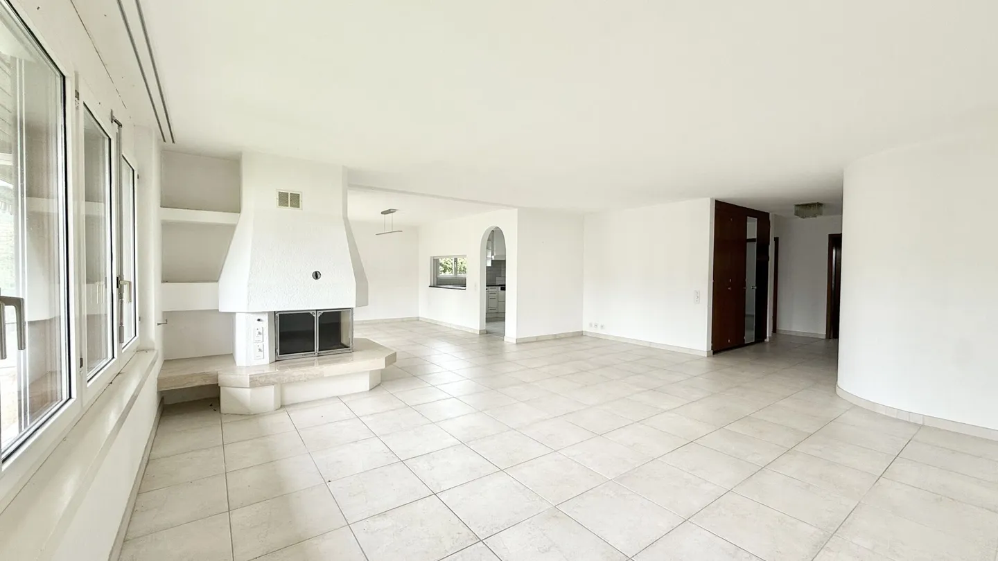 Attraktive, grosszügige und helle 4.5 Zi. Wohnung im Herzen von Aegerten - Foto 4 von 10